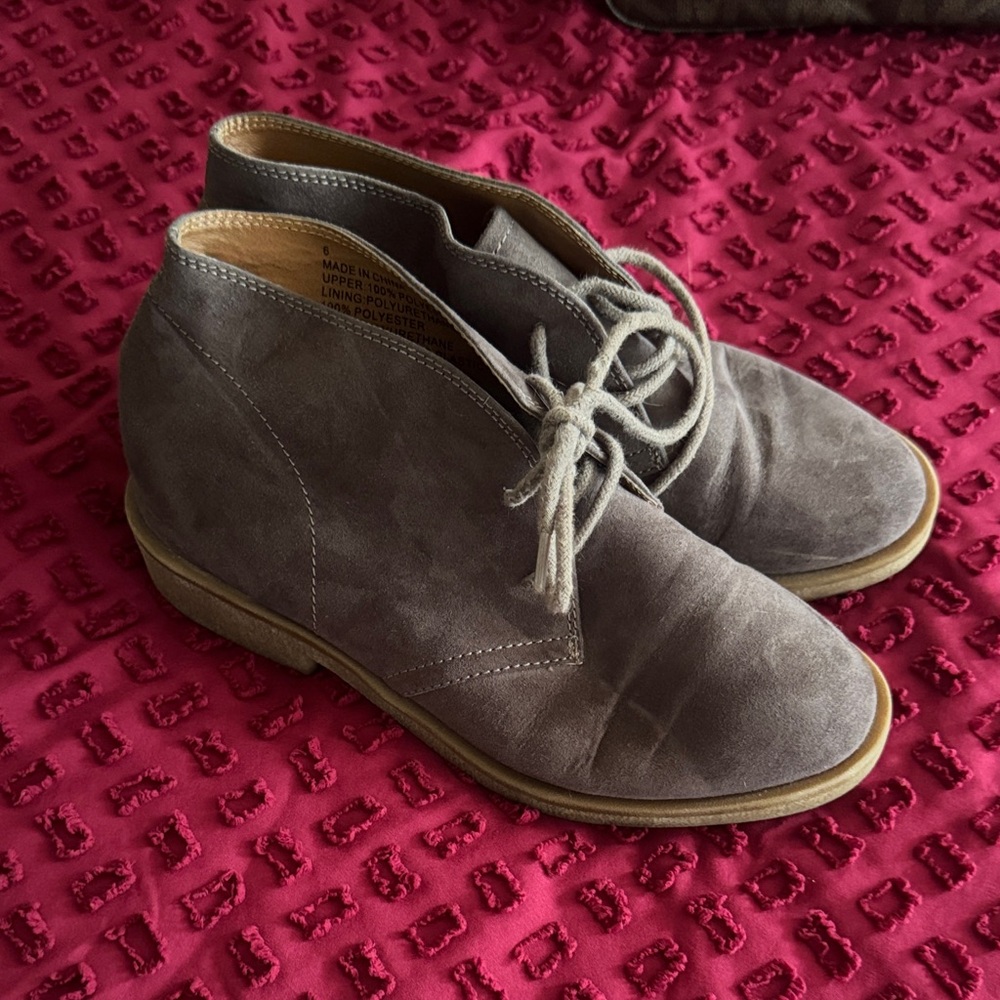 American Eagle Outfitters Gray Suede Chukka Boots
